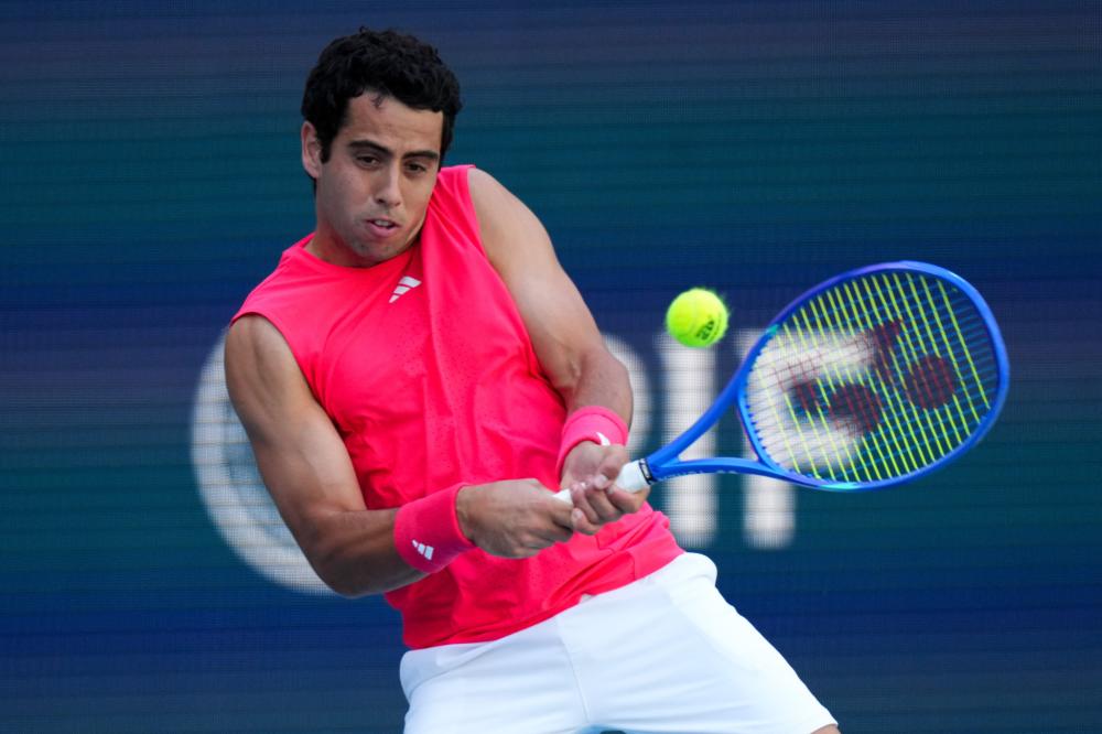 文胖：湖人被收购后，巴斯家族的每个子女都获得了9亿多美元